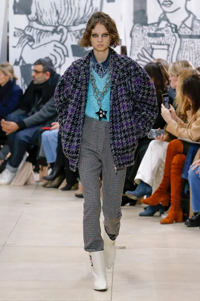 Look 8